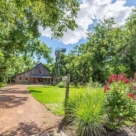 Ada'S Peach Street Hideaway - Whole House Villa
